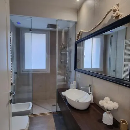 Luxury Design Di Clickaffitti شقة كاتوليكا